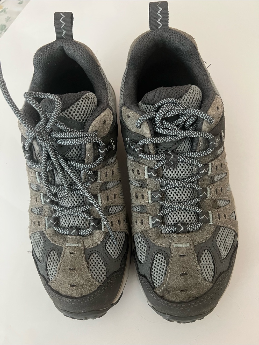Woman’s  Merrill Accent 3 Size 7.5M Grey leather  3 Trail Sneakers New in Box